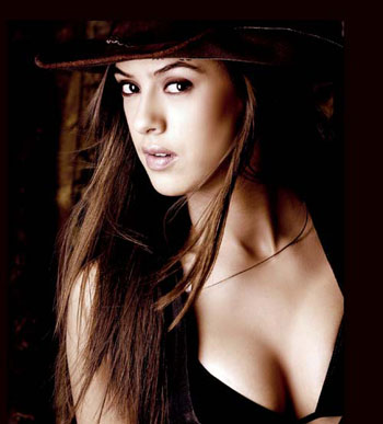 Hazel Keech in the 'Bigg Boss 6' house